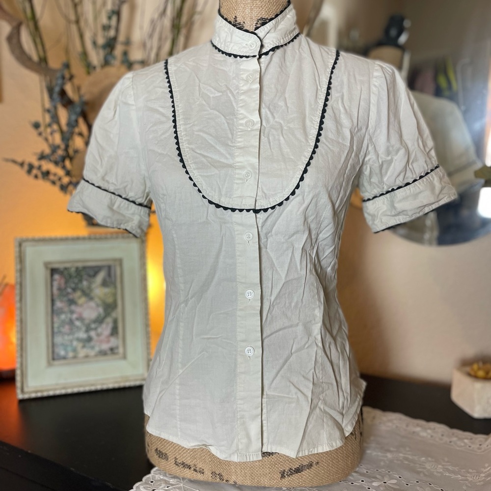 Gracie Button up, high collar, short sleeve top